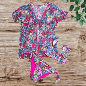 Παιδικό σετ μαγιό bikini με πολύχρωμο floral print και ασορτί παρεό – ιδανικό για παραλία