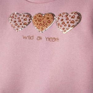 Σετ κορίτσι με ροζ μπλούζα “Wild at Heart” και καφέ παντελόνι καμπάνα – άνετο και μοντέρνο παιδικό outfit