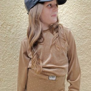 Καφέ βελούδινο σετ φόρμας κορίτσι με cropped μπλούζα και παντελόνι με στρας – παιδικό σετ με λάμψη και στυλ