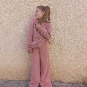 Παιδικό ροζ σετ με μπλούζα Smile με στρας, καμπάνα παντελόνι και ασορτί τσάντα – για κορίτσια με στυλ.