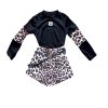 Παιδικό σετ με μαύρη μπλούζα και leopard print σορτς και ζώνη – μοντέρνο outfit για κορίτσια.