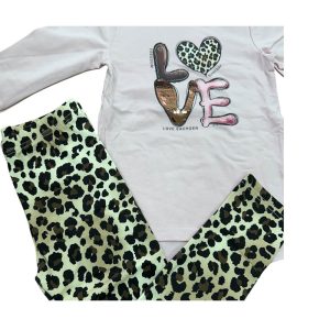 Παιδικό σετ κοριτσιού με ροζ μπλούζα “LOVE” και leopard κολάν – στιλάτο outfit για καθημερινή χρήση.