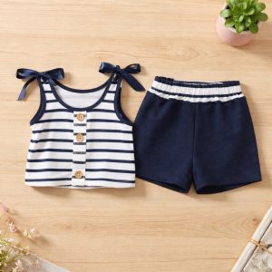 σετ κορίτσι με ριγέ μπλούζα και μπλε σορτσάκι καλοκαιρινά παιδικά ρούχα